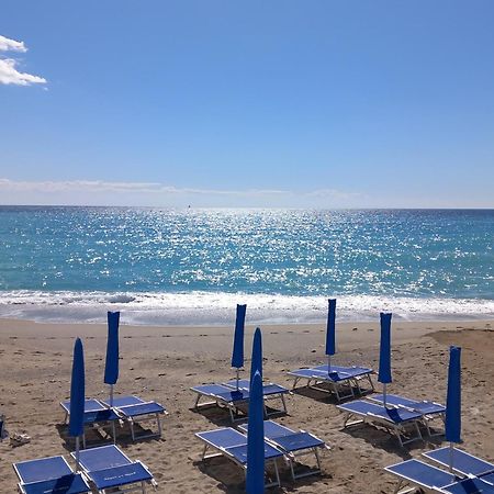 Apartamento Sweet Sea View Savona Exterior foto