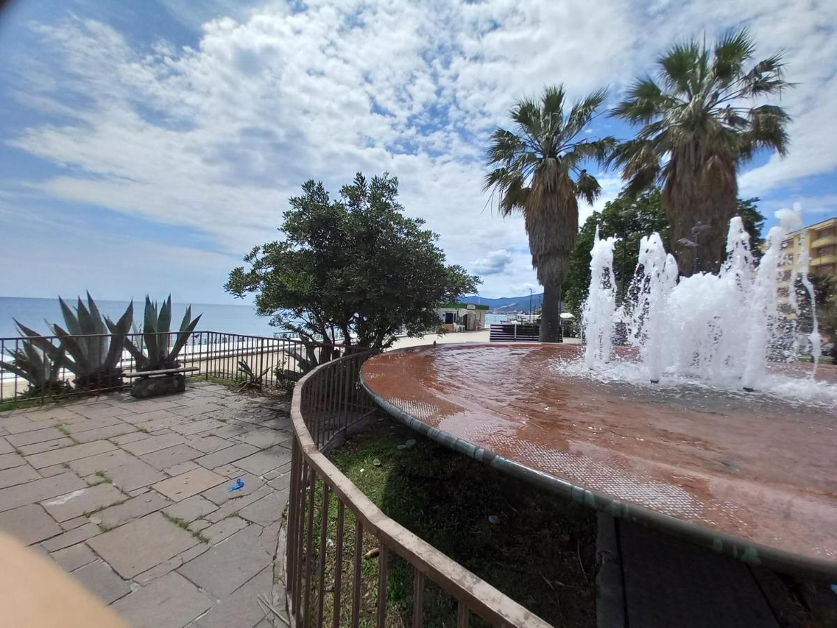Apartamento Sweet Sea View Savona Exterior foto