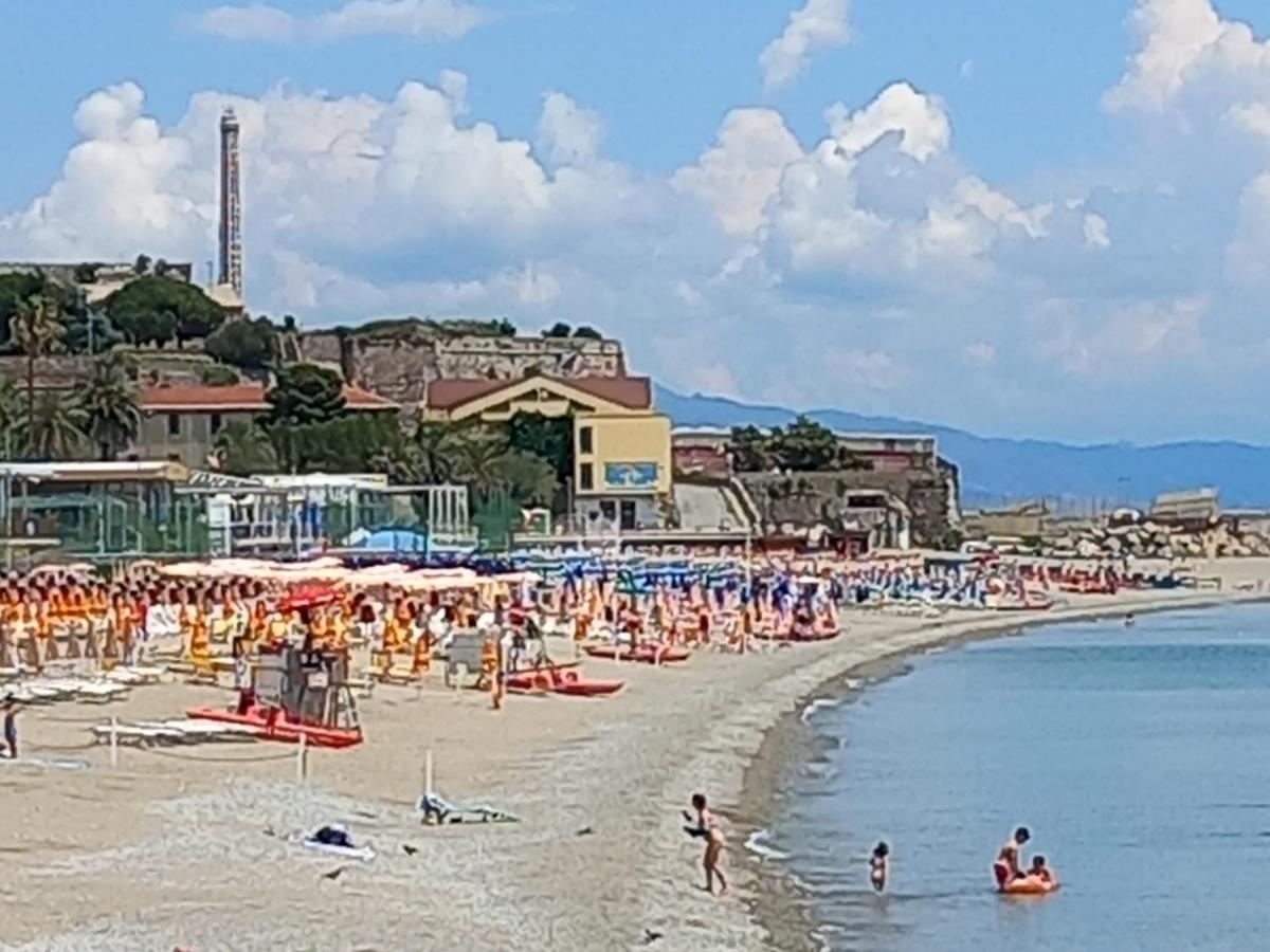 Apartamento Sweet Sea View Savona Exterior foto